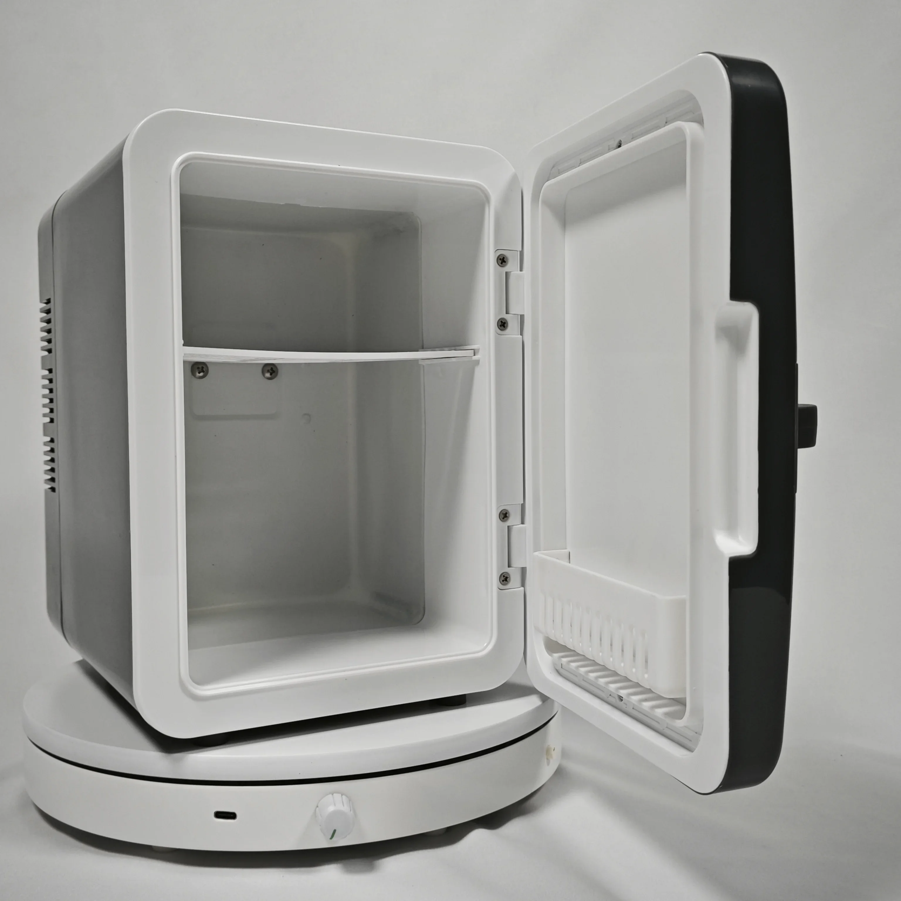 Portable Compact Mini Fridge 4L Skincare Cars Small Refrigerator Mini Fridge