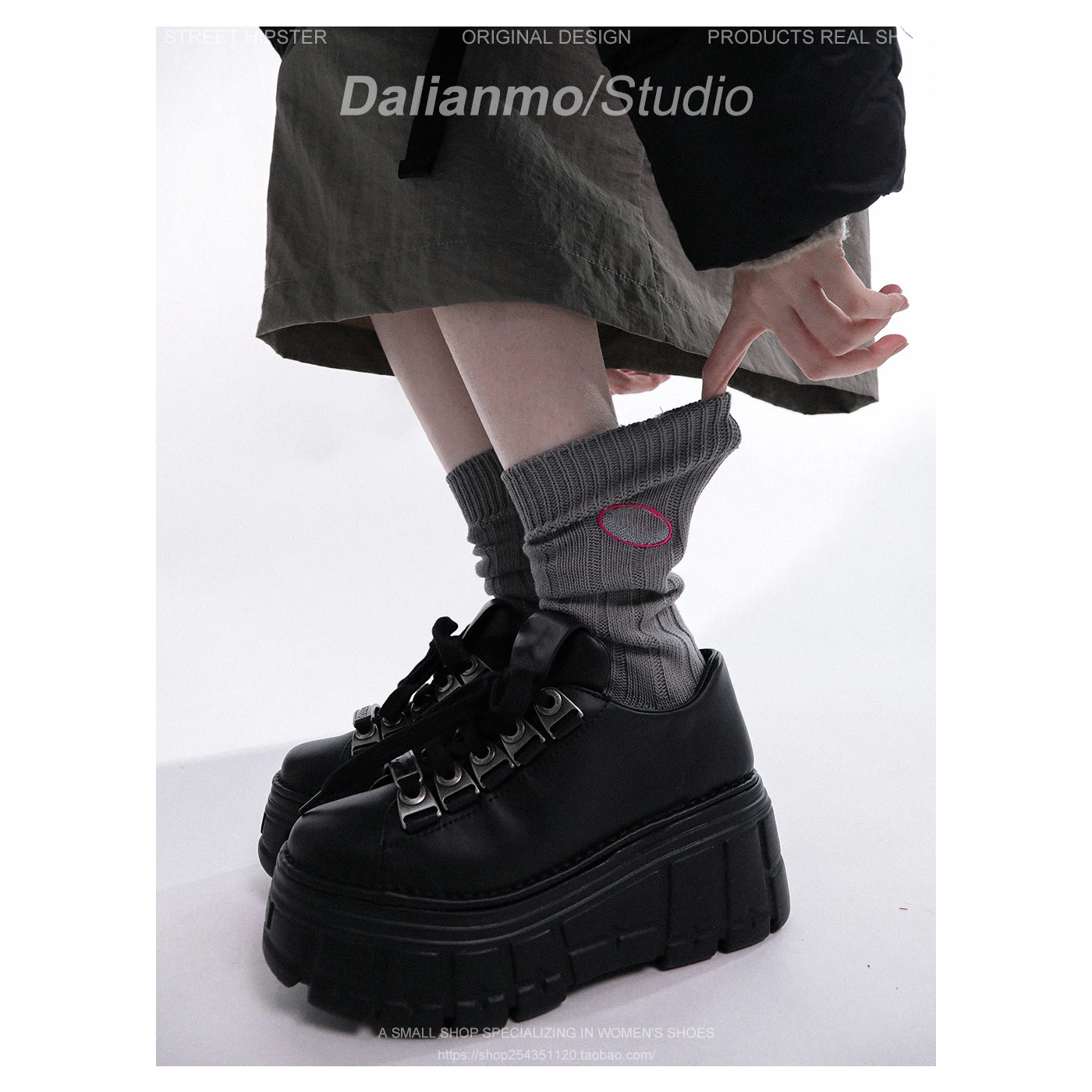 Women's High-Rise Ultra-Thick Bottom Leather Flat Metal Decorative Punk Board Lace-up Single-Layer Personalized Gothic Shoes