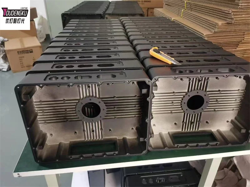 4 pieces Outdoor bee eyes LED Beam & Wash Fixture 37*40w led zoom moving head be