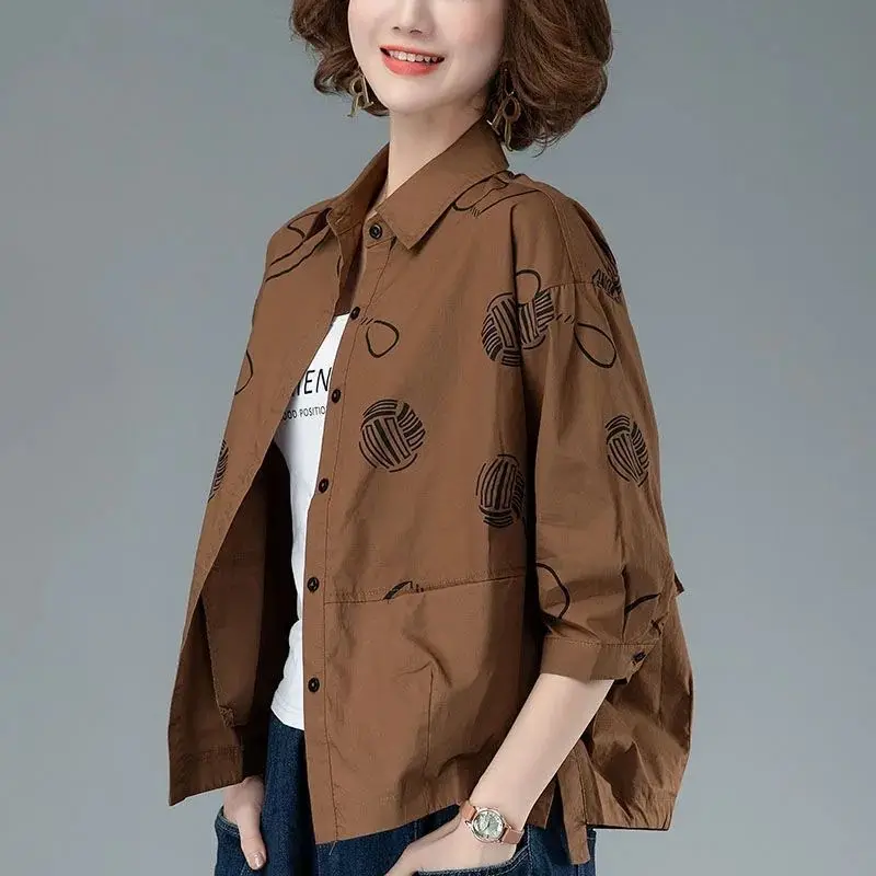 

2023 New Spring and Autumn Fashion Trend Minimalist Middle-aged Mom's Lapel Print Three Quarter Loose Casual Short Thin Jacket