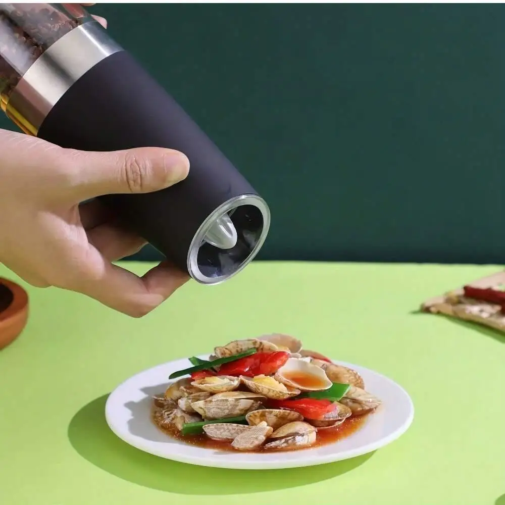 Description Picture 3 of itemUpgrade Your Kitchen With This Premium Electric Pepper & Salt Grinder - Battery Powered With LED Light & Adjustable Coarseness