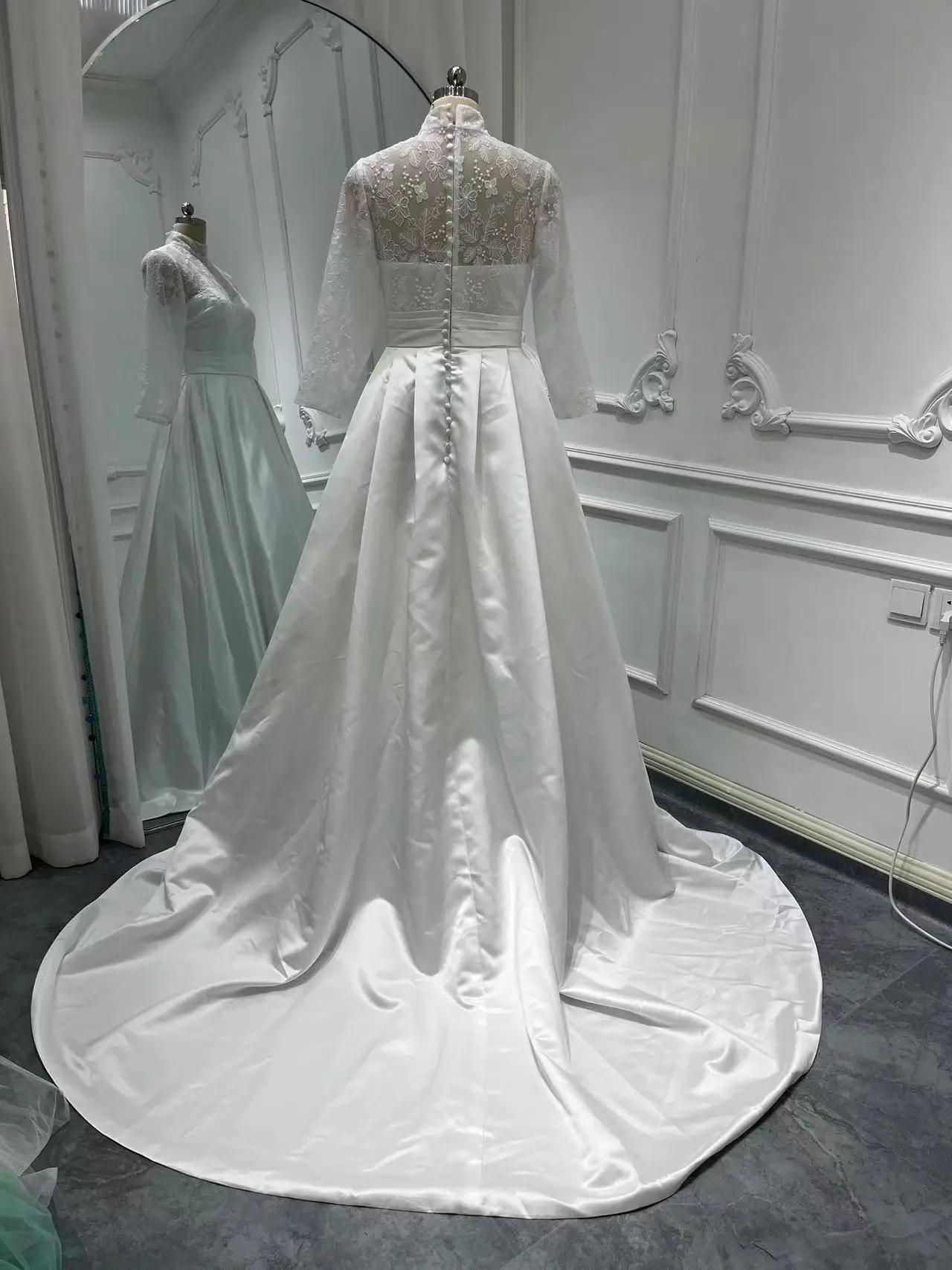 

Real Picture Saudi Wedding Dresses Long Sleeve High Neck Lace Satin Bride Bridal Gown Robe De Soiree Women Formal Evening Dress