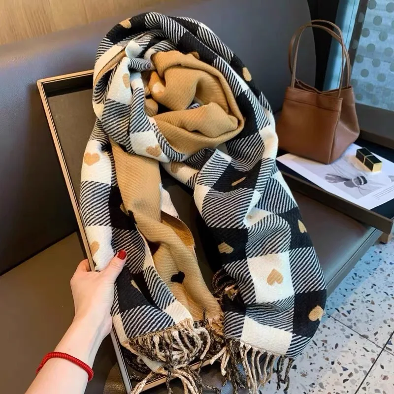 1 Piece of Women's Autumn and Winter Heart-Shaped Scarf, Women's Plaid Comfortable Scarf, Thick Large Blanket Shawl Scarf