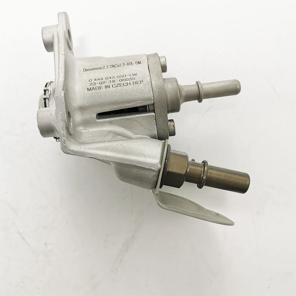 For NEW 2888173NX 0444043034 A030P707 0444043050 for DEF DOSER Diesel Exhaust Fluid Injector Voor Cummins ISX Engines