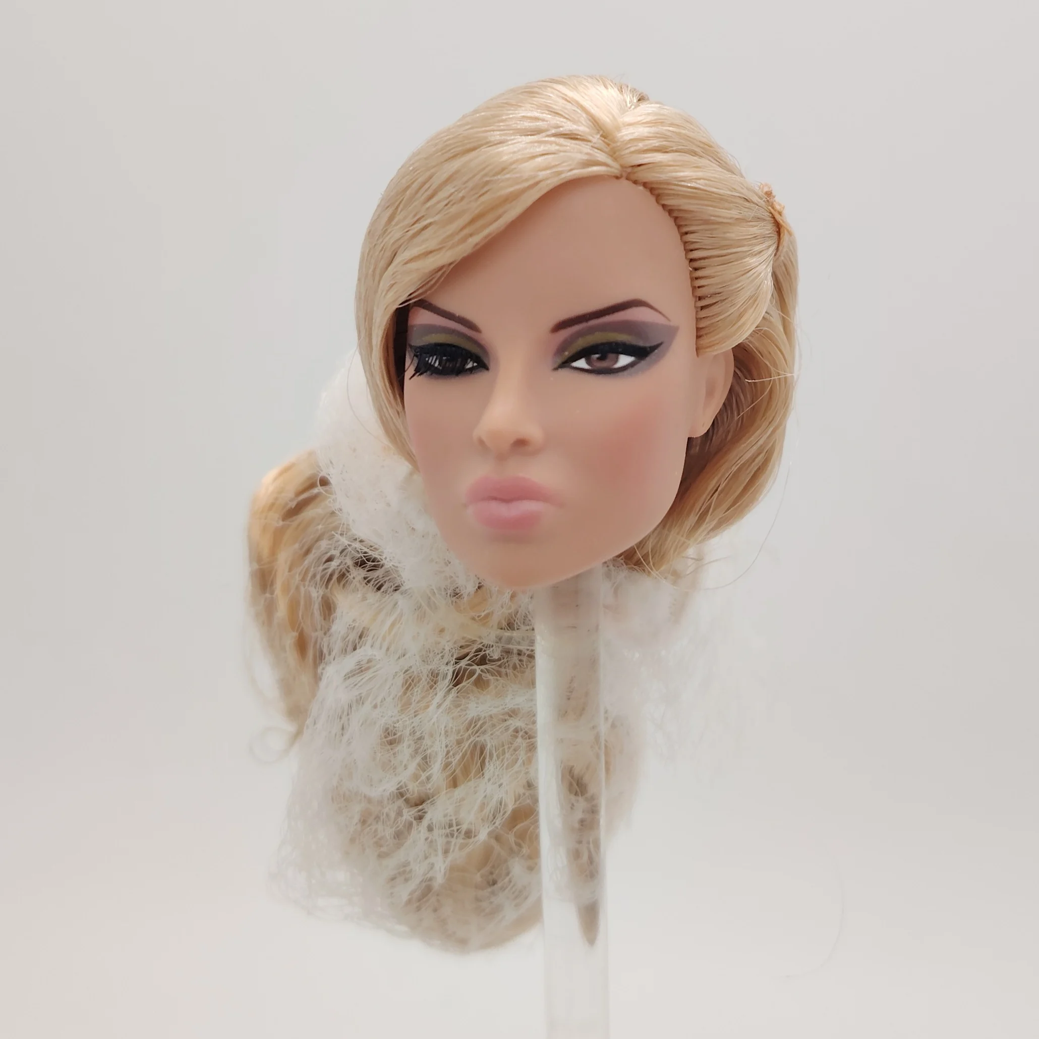 

Fashion Royalty Blonde Hair Eugenia Perrin 1/6 Scale FR White Skin Integrity Female Doll Head