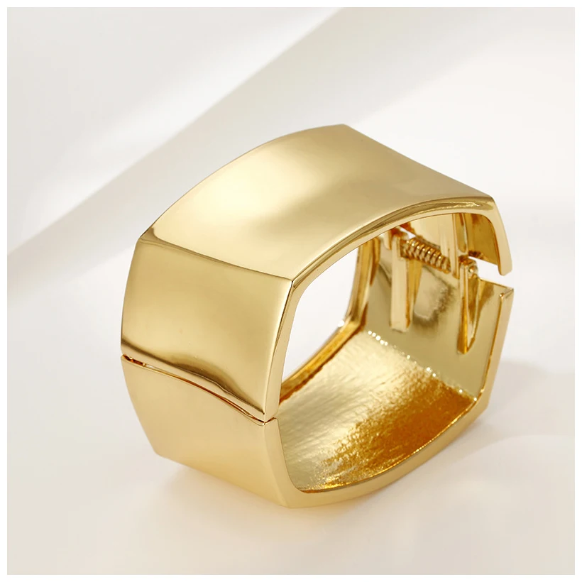KAYMEN New Metal Statement Fashion Bracelet for Women Chunky Gold Plated Square Cuff Bangle Wedding Party Prom Drop-shipping 3