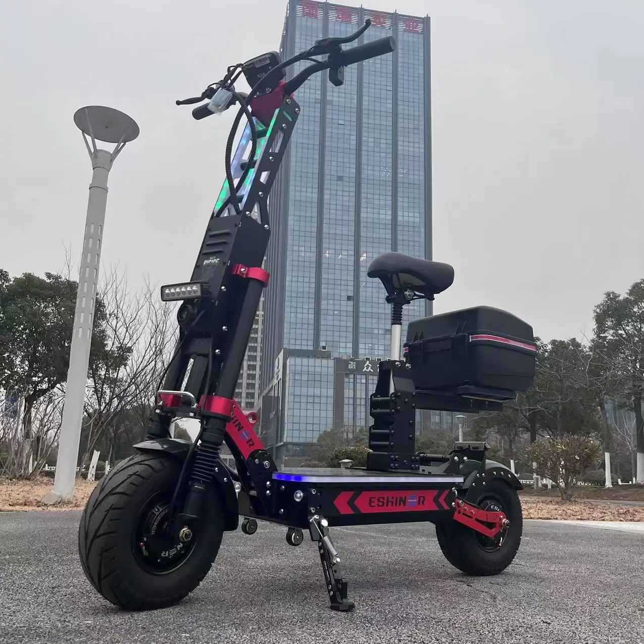 

Fast Speed 100 Km/H 120Km/H E Scooter 13/14 Inch Off Road Fat Tire 300Km Long Range Scooter Electric 72V 8000W For Adults