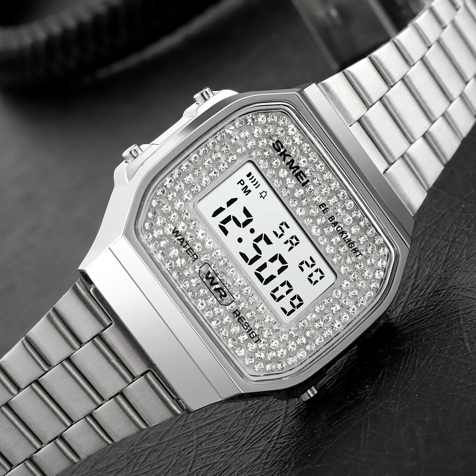 

SKMEI Vintage Style Metal Set With Diamonds Fashion Square Watch Student Alarm Clock Waterproof Men's Relojes electrónicos 1808