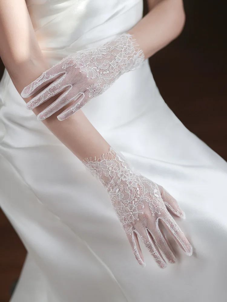New Fashion High Quality White Short Lace Hollow Tulle Gloves All Finger Women's Wedding Dress Party Accessories
