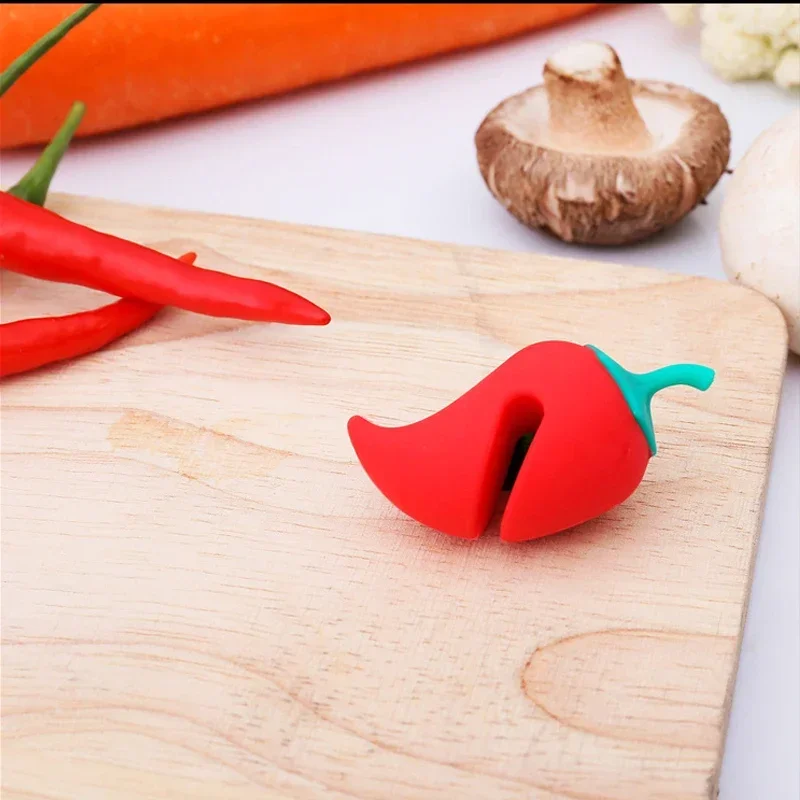 3PCS Cute Silicone Pot Lid Anti-spill Rack Heat-resistant Anti-Overflow Stoppers Pot Cover Lifter Holder Creative Kitchen Gadget