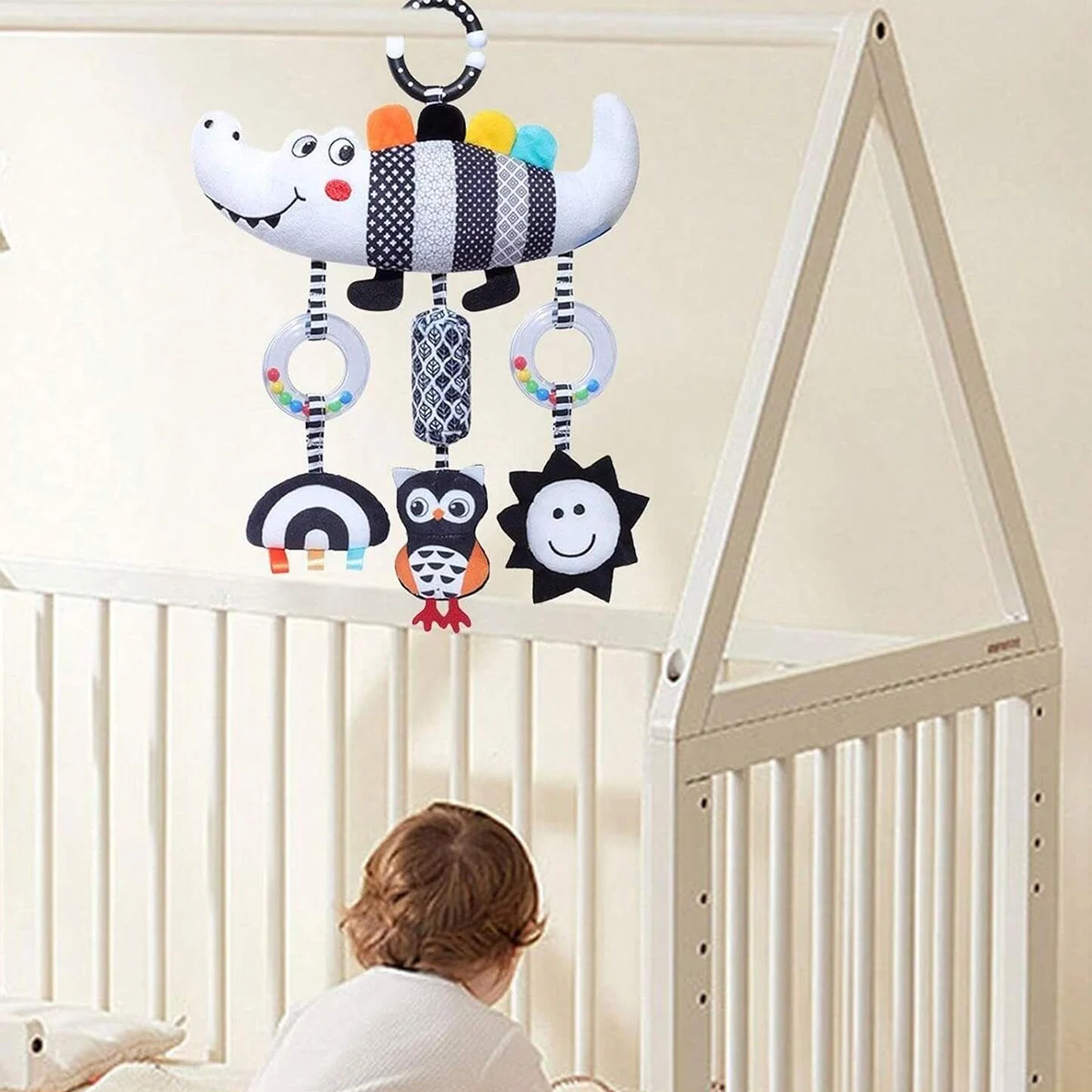 Baby stroller black and white pendants, wind chimes, newborn bed bells, bed hanging toys, baby car puzzle toys 3
