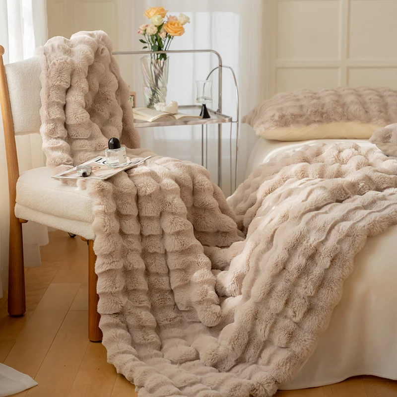 

Strawberry Luxury Faux Fur Blanket Winter Thicken Warm Cozy Rabbit Fur Blanket Throws Sofa Bed Cover Plaid Bedspread on the Bed