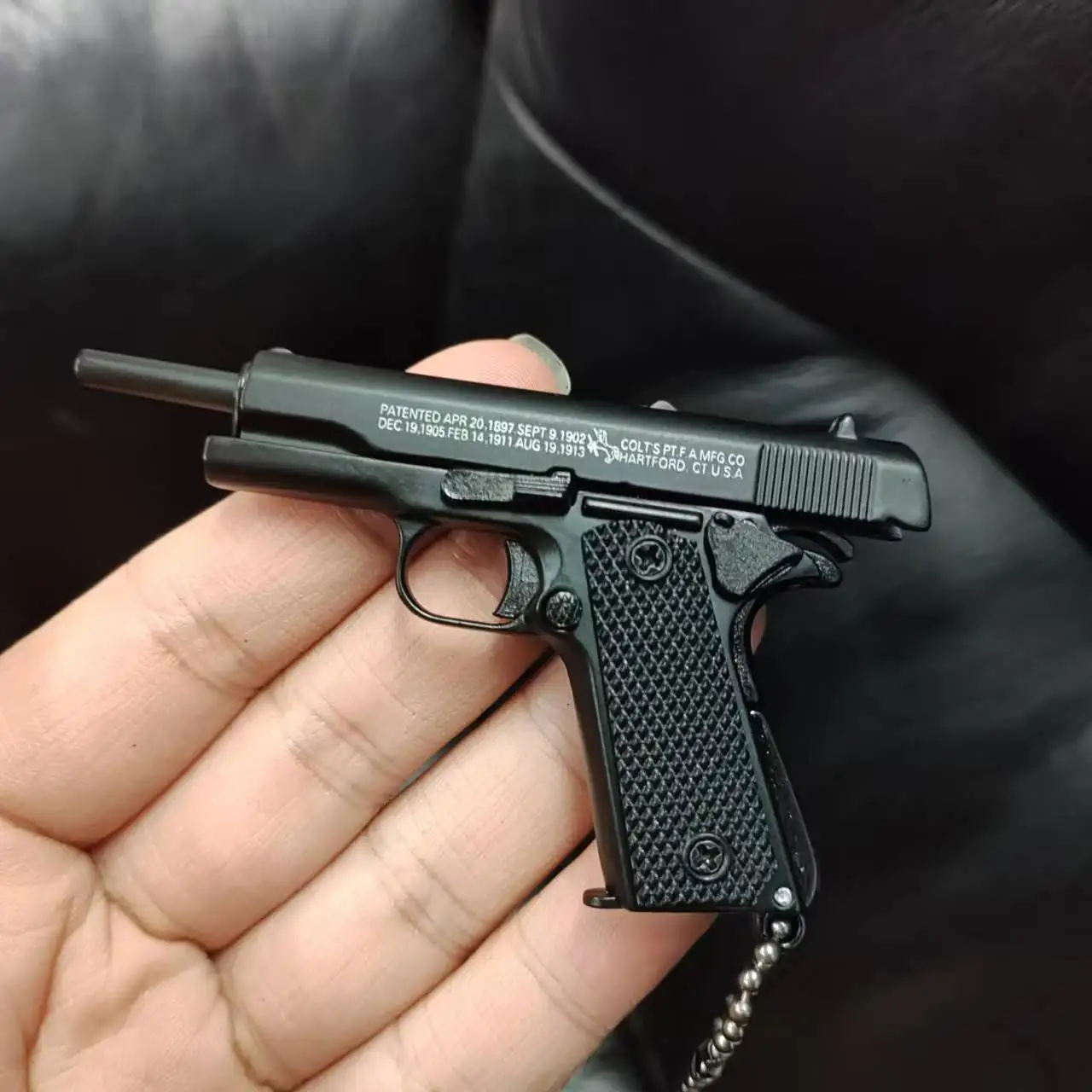 1:3 Mini 1911 Pistol Model Alloy Detachable Assemblable Toy Keychain Pendant Metal Toy Gun Bag Decoration Boys Gift 4