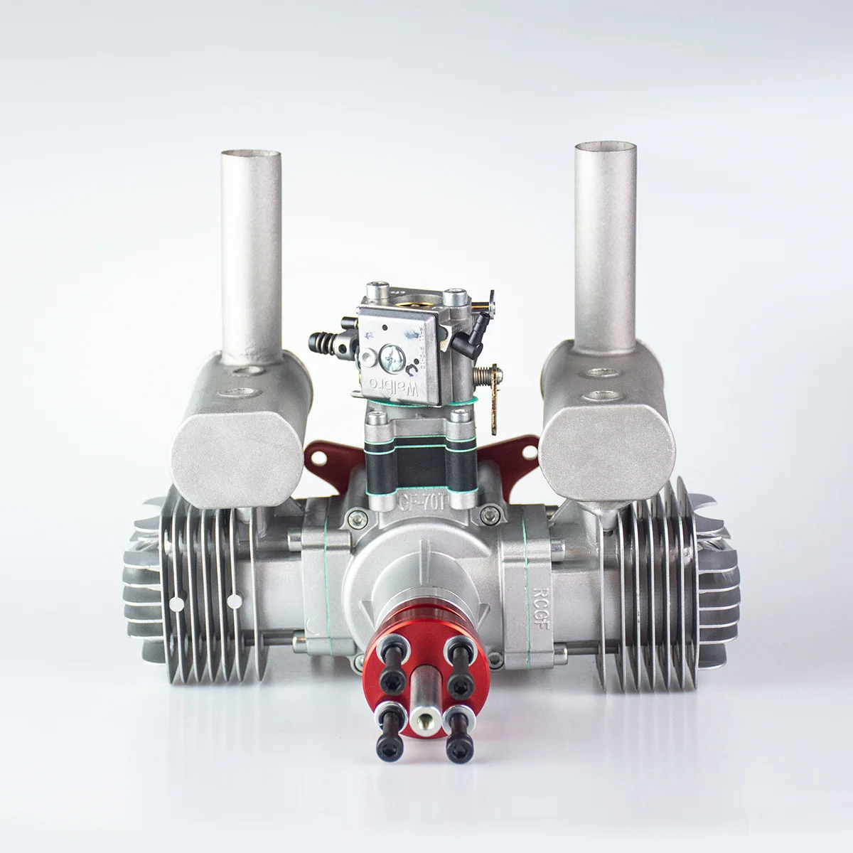 Détail du silencieux et de l'allumage électronique du moteur RCGF 70cc