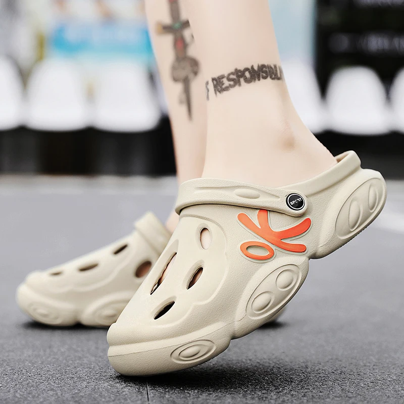 

Men's Closed Toe Slippers 2023 Summer New Clogs Shoes Fashion Outdoor Beach Shoes Light Platform EVA Men's Sandals Flip Flops