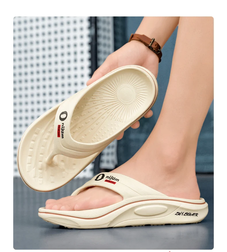شباشب رجالية صيفية غير قابلة للانزلاق من مادة EVA صنادل منزلية خفيفة الوزن شرائح ناعمة عالية الجودة موضة حمام الشاطئ في الهواء الطلق
