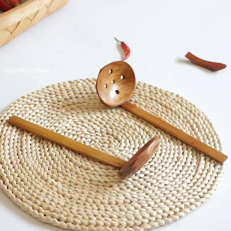 1pcs Ramen Soup Spoon Japanese Noodles Soup Spoon Holes Wooden Kitchen Large Dinnerware Cooking Utensils wooden spoon soup spoon