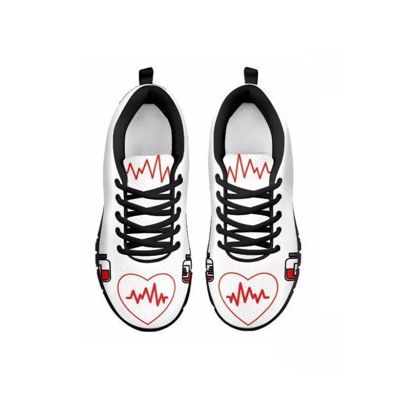 Women Sneakers Hospital Nurse Heart Print Breathable Mesh Flats Shoes For Ladies Girls Casual Student Nursing Shoes