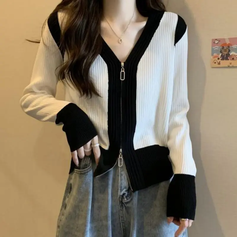 Fashion V-Neck Knitted Spliced Zipper Korean Cardigan Sweaters Women\'s Clothing 2022 Autumn New Loose Casual Tops All-match Coat