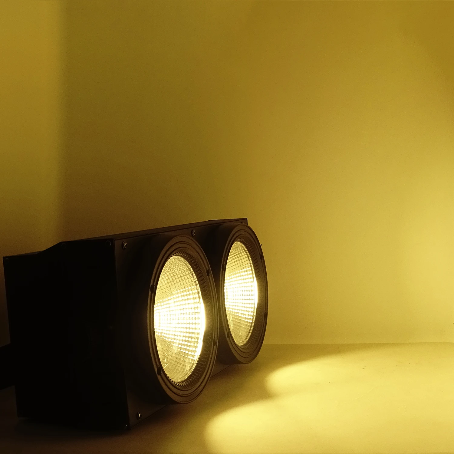 2x100W COB LED Par Licht - COB+RGB Bühnenstrahler Mit 20 Effekten | DMX512 Steuerung Für Party & Bühne