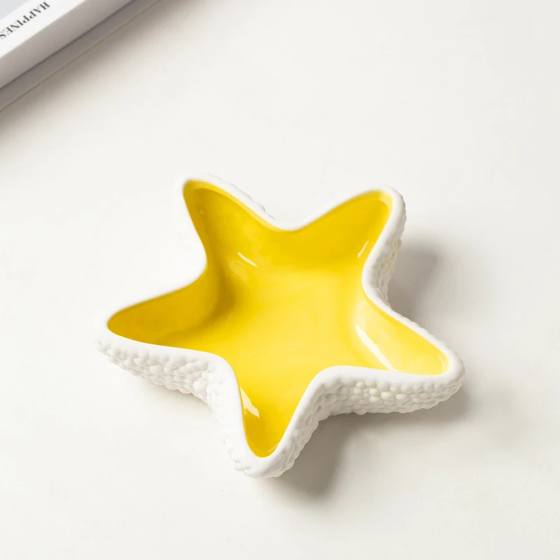 Modern White Ceramic Trinket Display Tray Custom Home Living Room Decoration Ashtray Unique 3D Starfish Ceramic Cigar ashtray