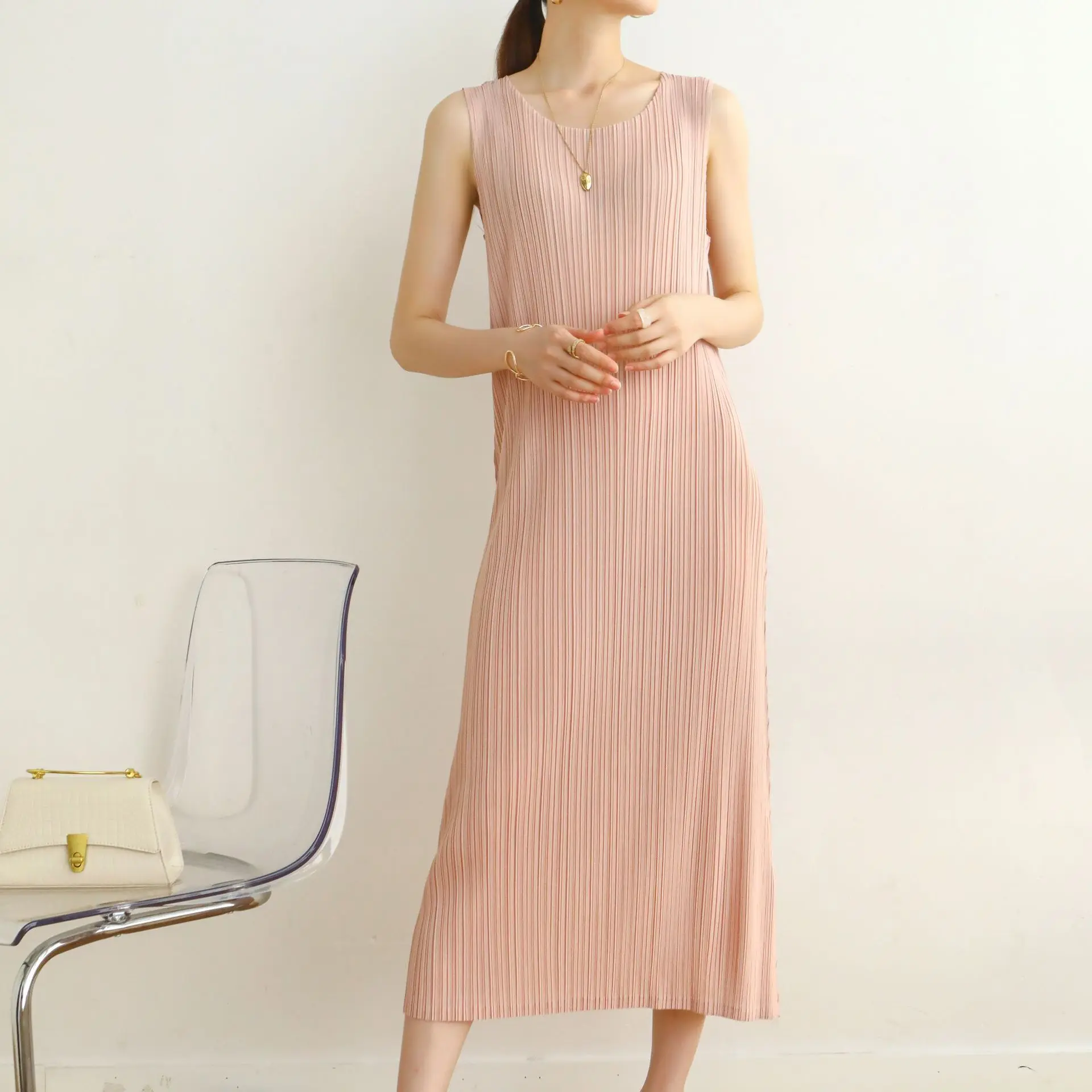 

Summer Minimalism Design Dress Sleeveless Tank Top Elegant Pleated Dress