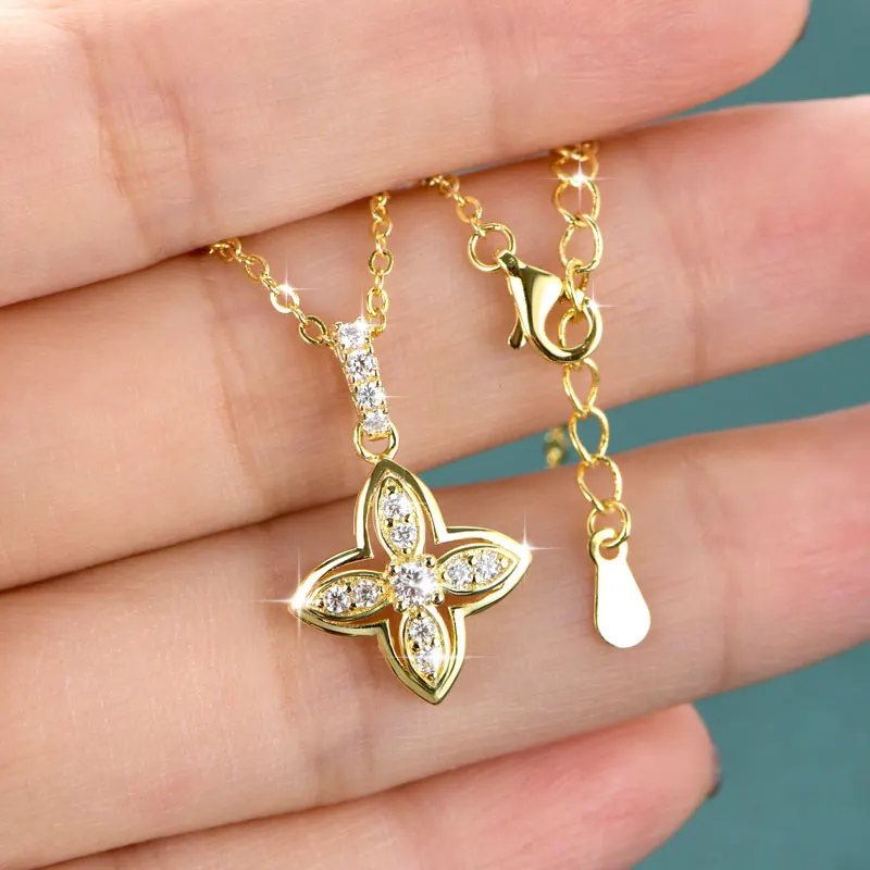 OXTAO Runde Moissanit-Halskette mit vierblättriger Blume für Damen, Kleeblatt-Anhänger-Halskette, Hochzeit, Party, Schmuck, 14 Karat Gold gefüllte Kette – Detail 4