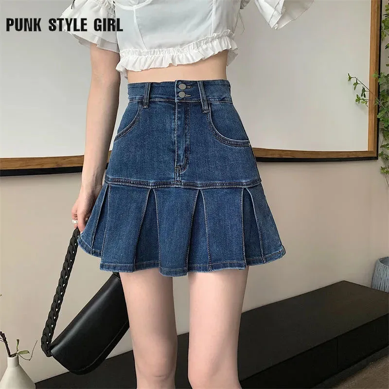 

Женская джинсовая мини-юбка с высокой талией и оборками