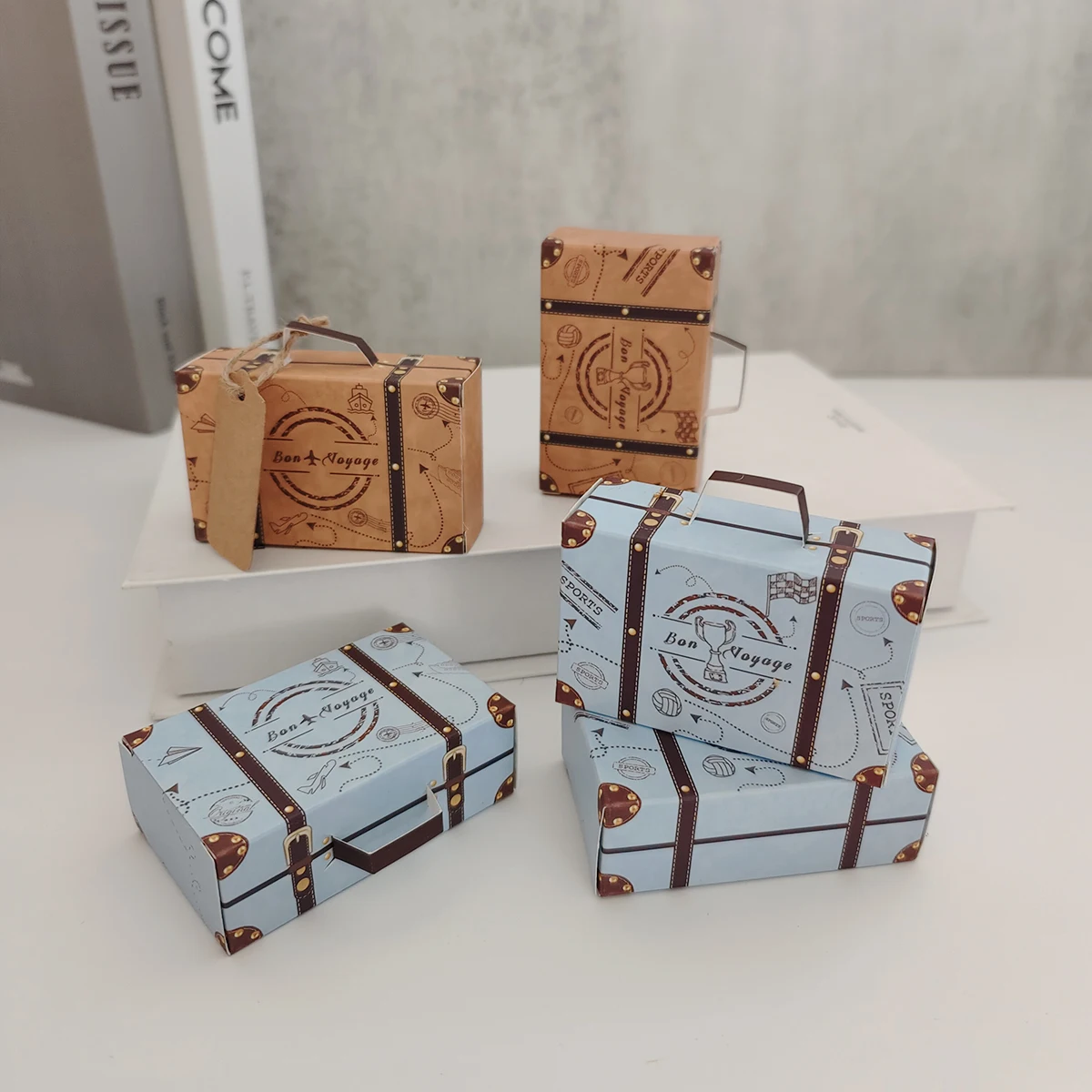 Retro und bezaubernder Mini-Koffer mit Etiketten, DIY-Hochzeits-Bonbonbox, Geschenkverpackung für Backzubehör, Partyzubehör.