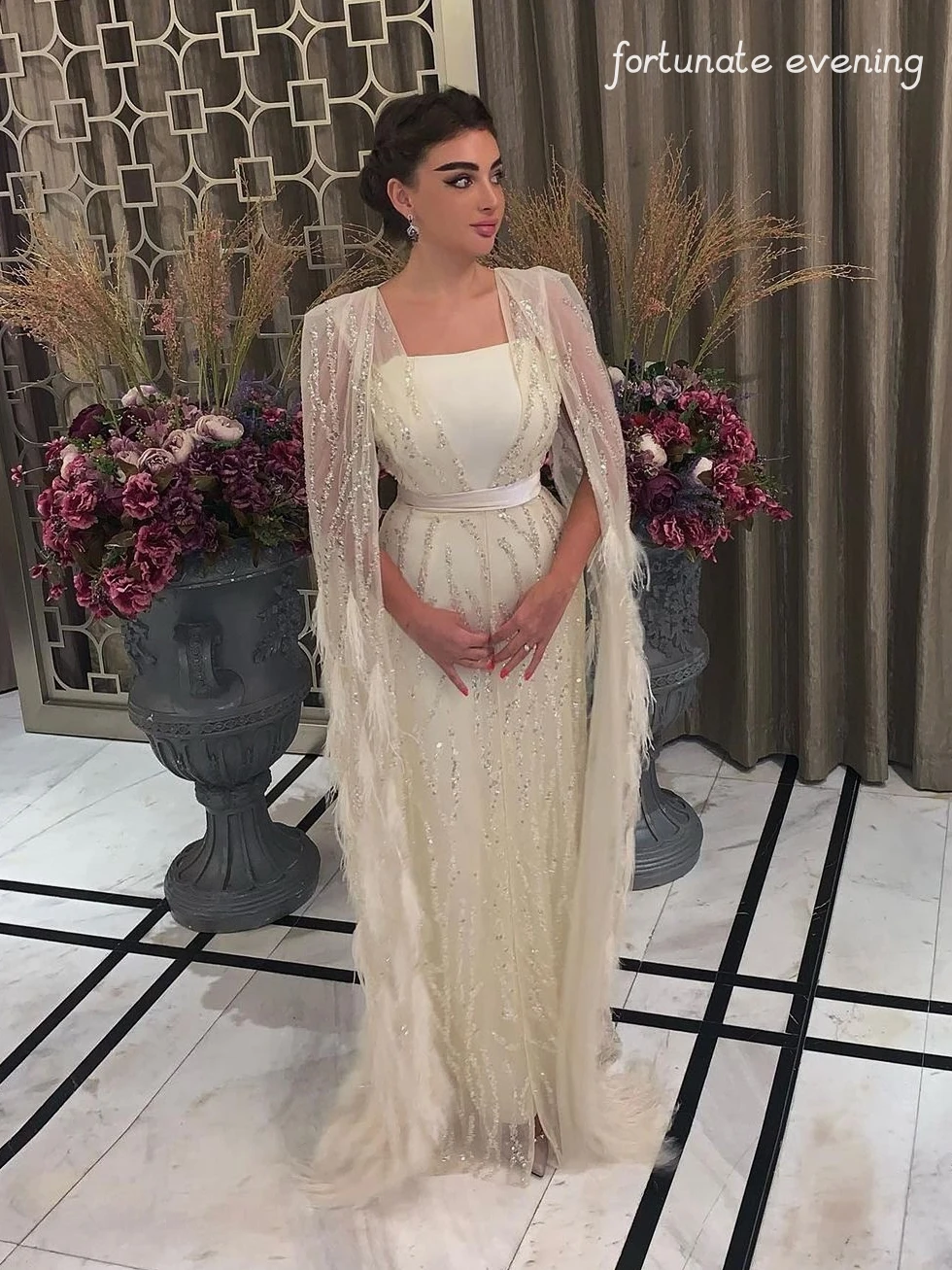 Рисунок 2 - Вечернее элегантное винтажное платье с перьями