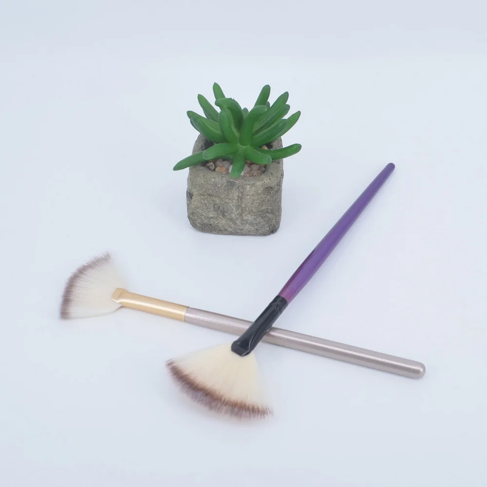

Fan Shaped Highlight Makeup Brush Powder Blusher Brush Eye Part Brightening Brush Novice Brush Brochas Maquillaje Profesional