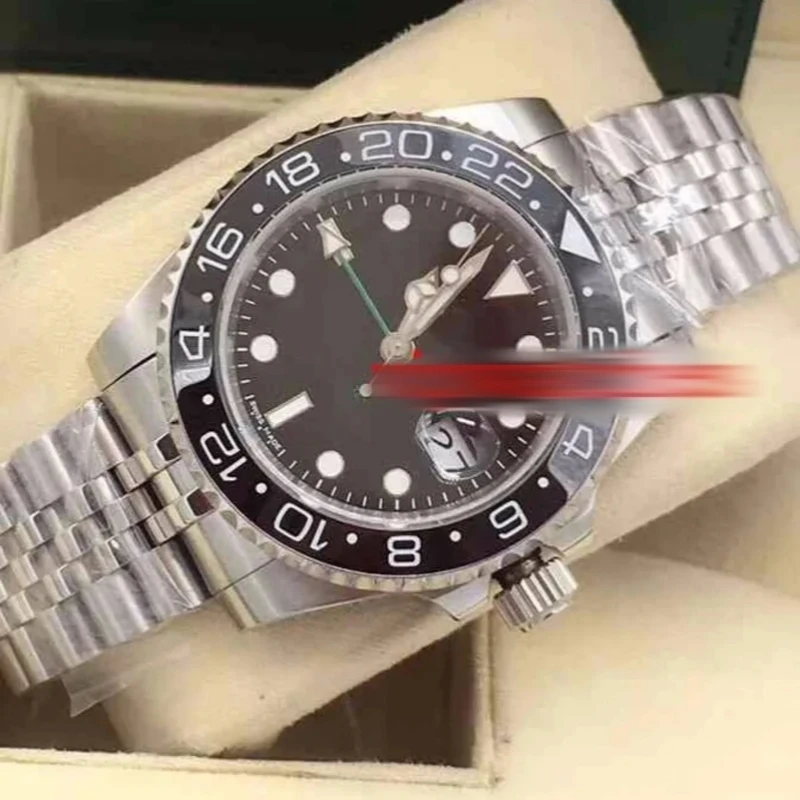 

Мужские водонепроницаемые часы с кожаным ремешком и датой