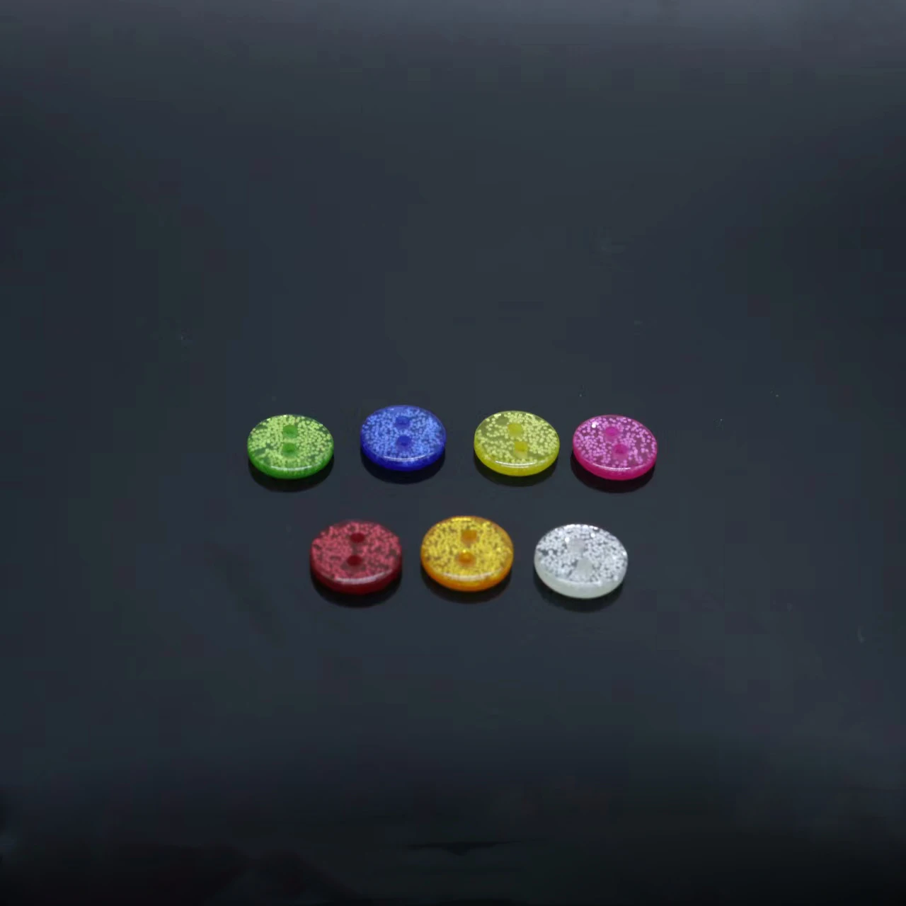50pcs 10mm/12.5mm/15mm/20mm Sparkle Christmas Mixed Glitter Resin Round Buttons For 2 Holes Sewing Accessories 2