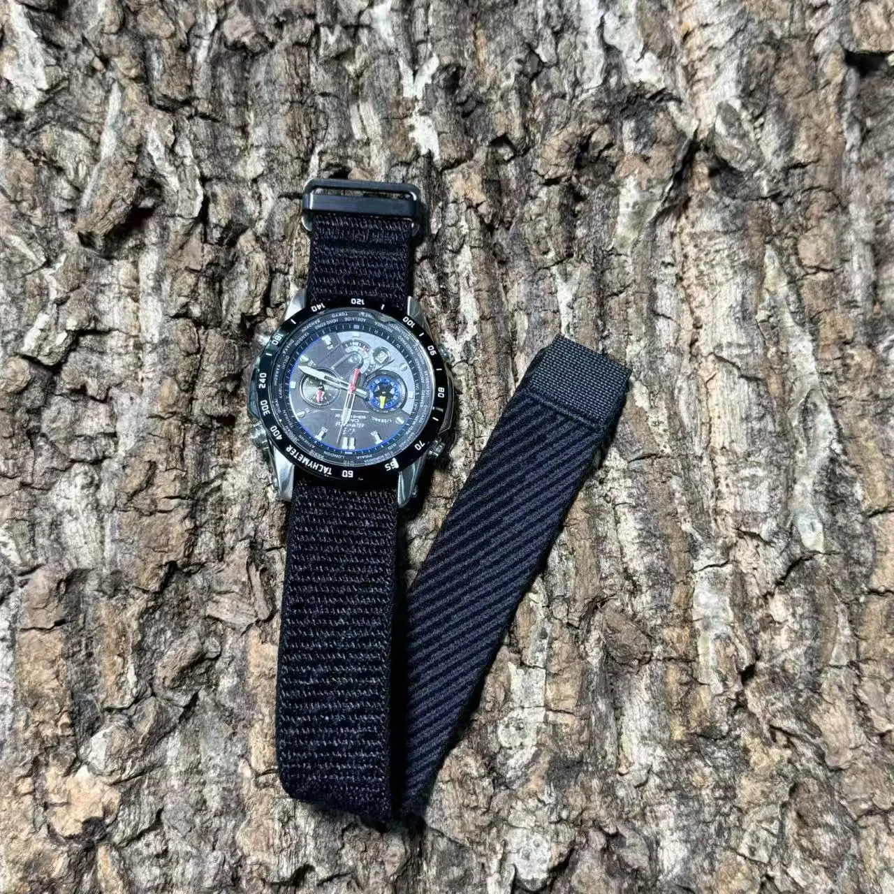 Universal Adjustable Soft Nylon Velcro Watch Strap, Sport Wristband in 22mm Size
