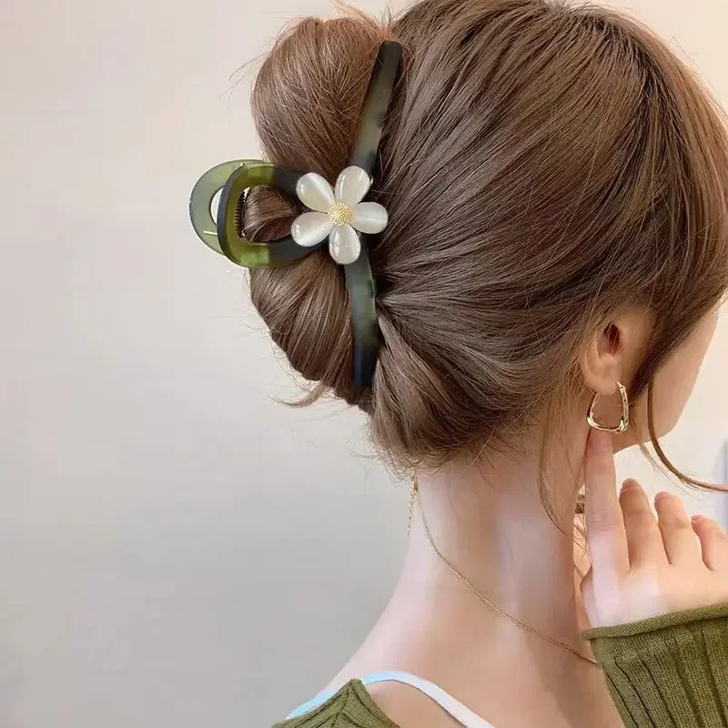 Fashion Flower Clamping Clip for Women Large Premium Sense Clip for Headwear Hairpin Temperament Back Spoon Pan Hair Shark Clip