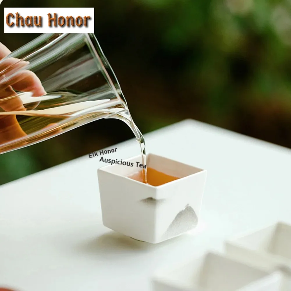 2pc/set Creative Viewing Mountain Ceramic Master Cup Japanese Square Teacup Guests Drink Reception White Porcelain Teaware 50ml