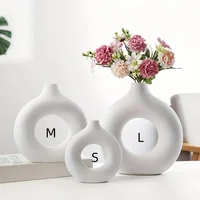 Durable Plastic Modern Decorative Donut Vase - Elegant Nordic-Inspired Centerpiece for Living Room, Bedroom & Desk - Perfect for 1