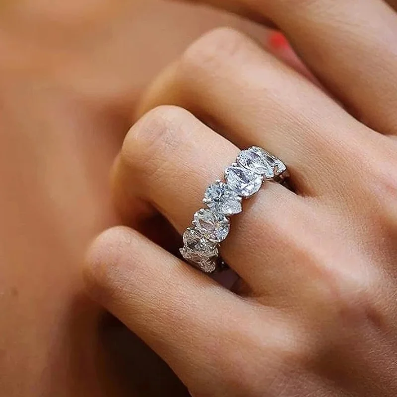 Женское кольцо из циркония в форме капли, серебряного цвета Женское кольцо из циркония в форме капли, серебряного цвета