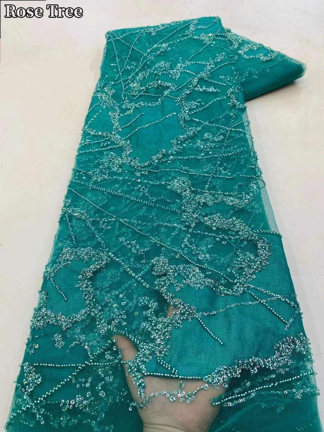 Рисунок 3 - Африканские кружевные ткани с блестками 2023