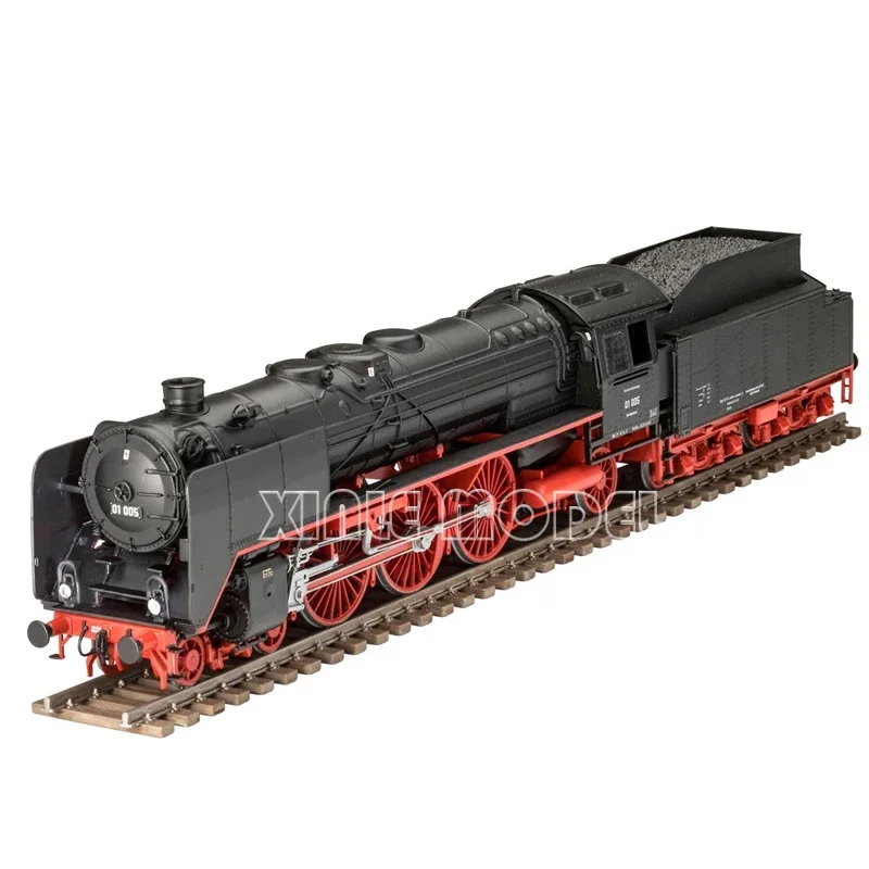 Revell Plastic Assembly Model Kit 02172 Schnellzuglok BR01