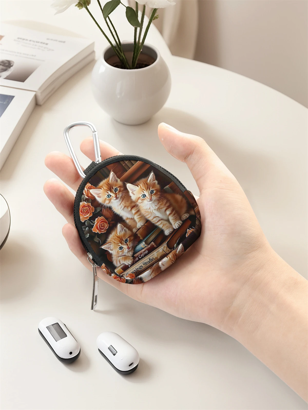 Cat pattern printed mini wallet, zipper change bag with hook clip, headphone key bag, suitable for men and women