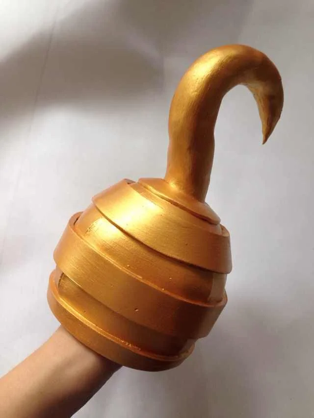 

JP Anime Desert King Sir Crocodile Cospaly Prop Gold Hand Hook