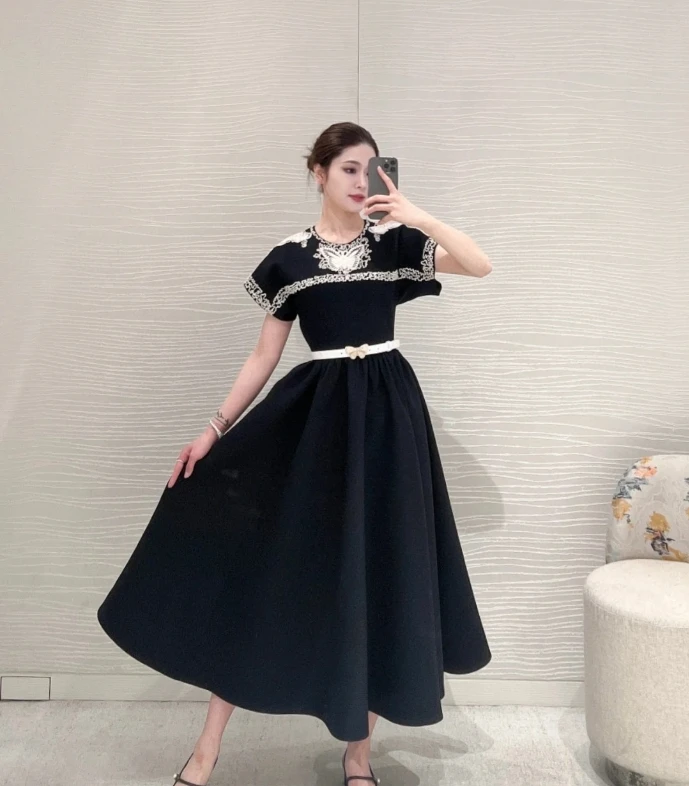 

2024 Summer New Women's Wear Exquisite embroidered butterfly positioning pattern waistband short sleeved dress 0521