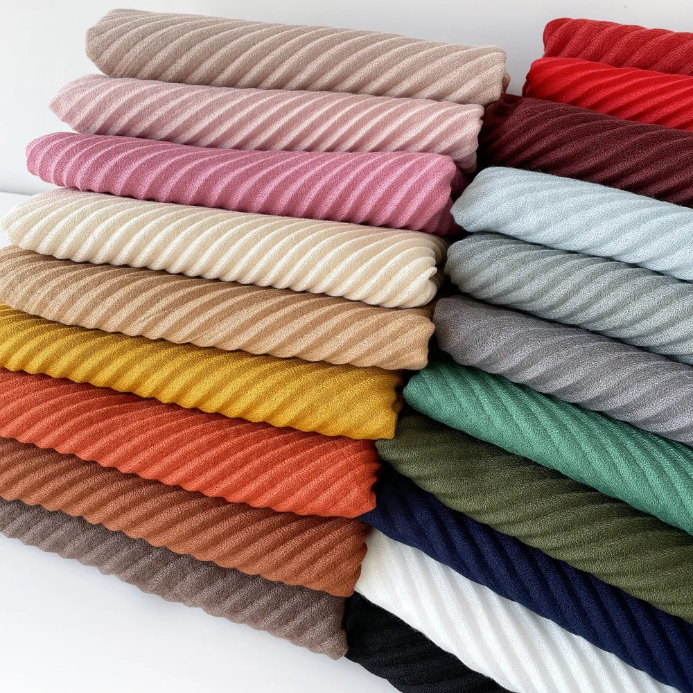 Fashion Wrinkle Bandana Head Women Scarf Solid Color Cotton Hijab Scarfs for Ladies 90CM Square Shawls Wraps Soft Neck Scarves 2