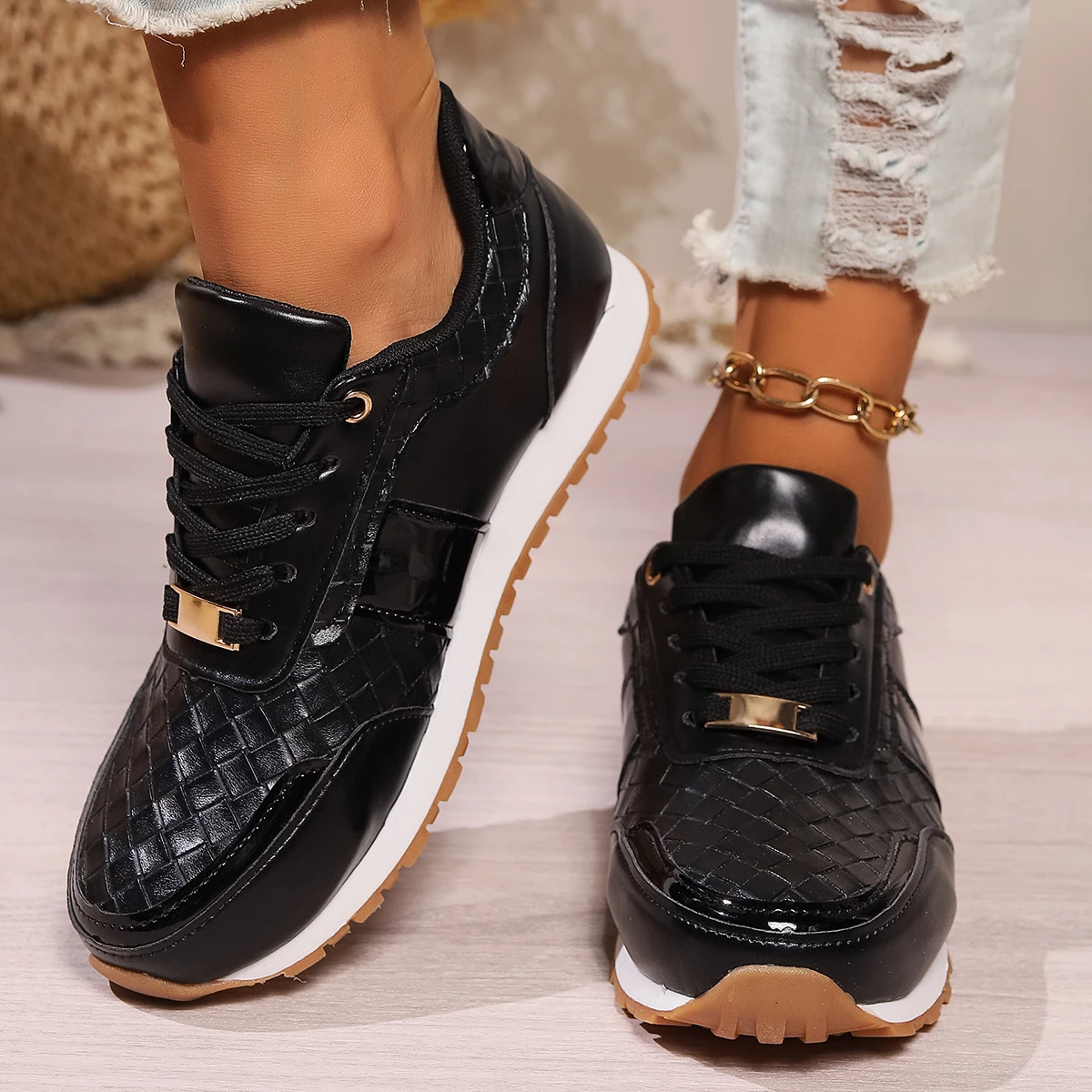 Trend Designer Sneakers Women Casual Shoes  Lace Up Flat Running Walking Shoes Woman Footwear Breathable Women's Sports Shoes