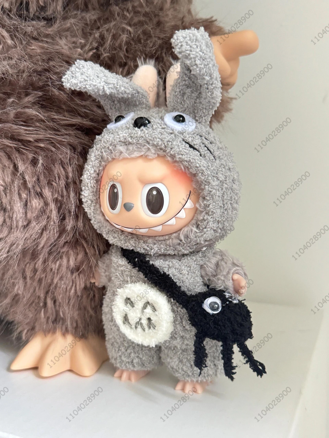 Labubu The Monster Cartoon Totoro Costume Clothes Vinyl Doll Action Figure 1:1 Replica Bag Charm Bag Pendant Gift doll clothes