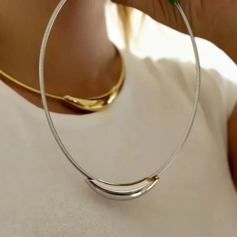 

Fashionable And Exquisite New Style French Retro Stainless Steel Elbow Necklace For Men And Women Jewelry Accessories Gifts