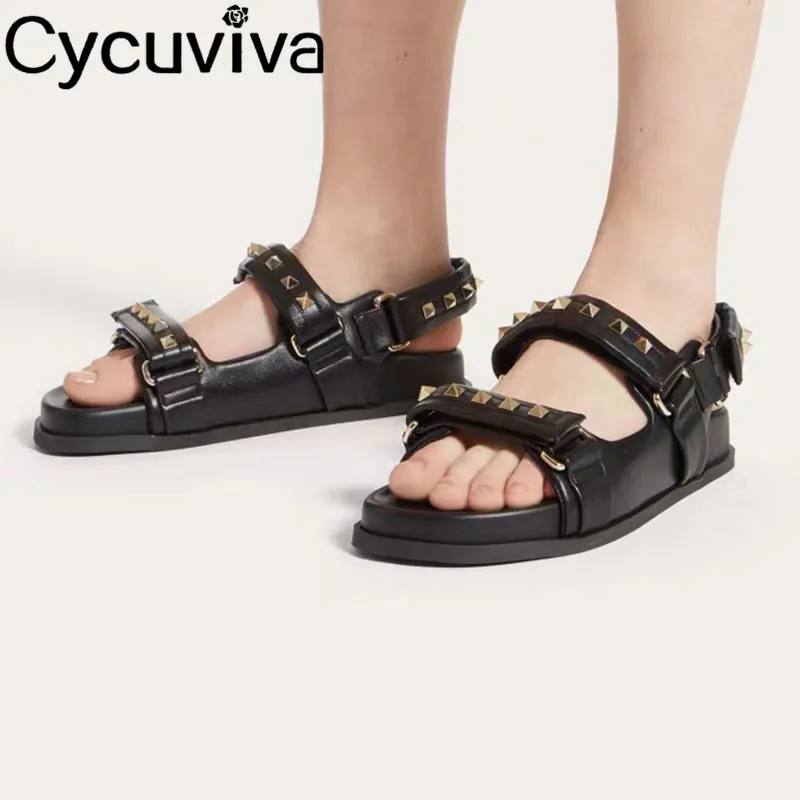 

Сандалии женские кожаные с заклепками, босоножки на плоской подошве, открытый носок, ремешок с пряжкой, Повседневная пляжная обувь для отдыха, прогулок, чёрные, лето