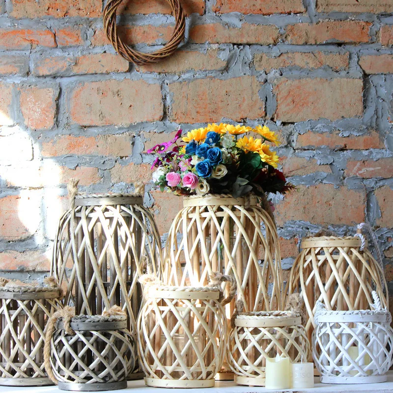 

Hand-held bamboo lamp floor antique lantern Candlestick balcony decoration Candlestick retro lamp decorations Garden candle lamp