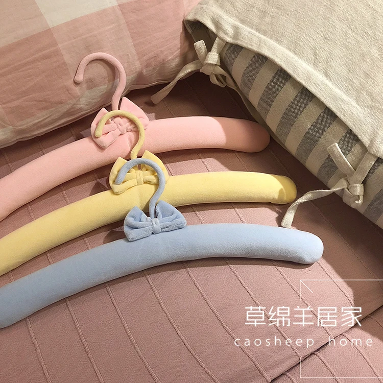 https://ae01.alicdn.com/kf/S04e528c44dba41db92287c1d0a404bb1P/New-Color-Suede-Sweet-Japanese-Style-Sponge-Hanger-Adult-Fabric-Hanger-cloth-hanger.jpg